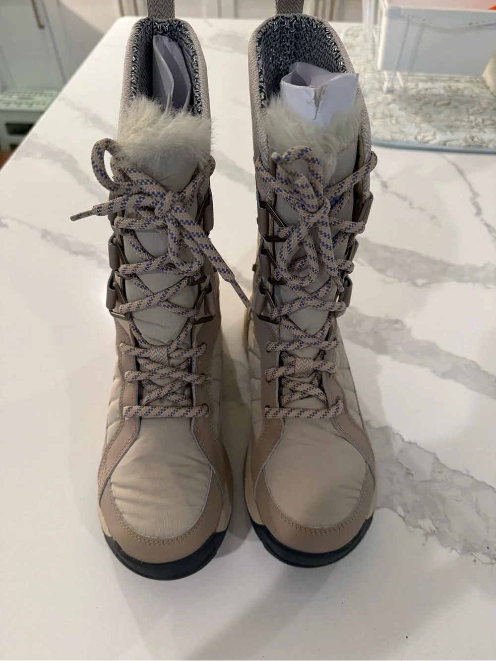 Columbia Women’s Tall Lace-Up Winter Boots in Beige and Tan